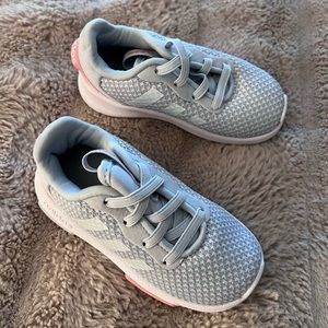 Toddler girl size 6 adidas tennis shoes
